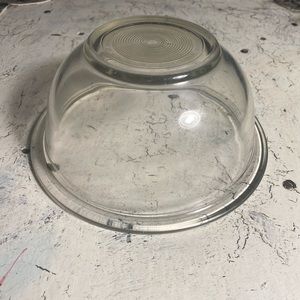 Pyrex Mixing Bowl 322 holds 1 Qt